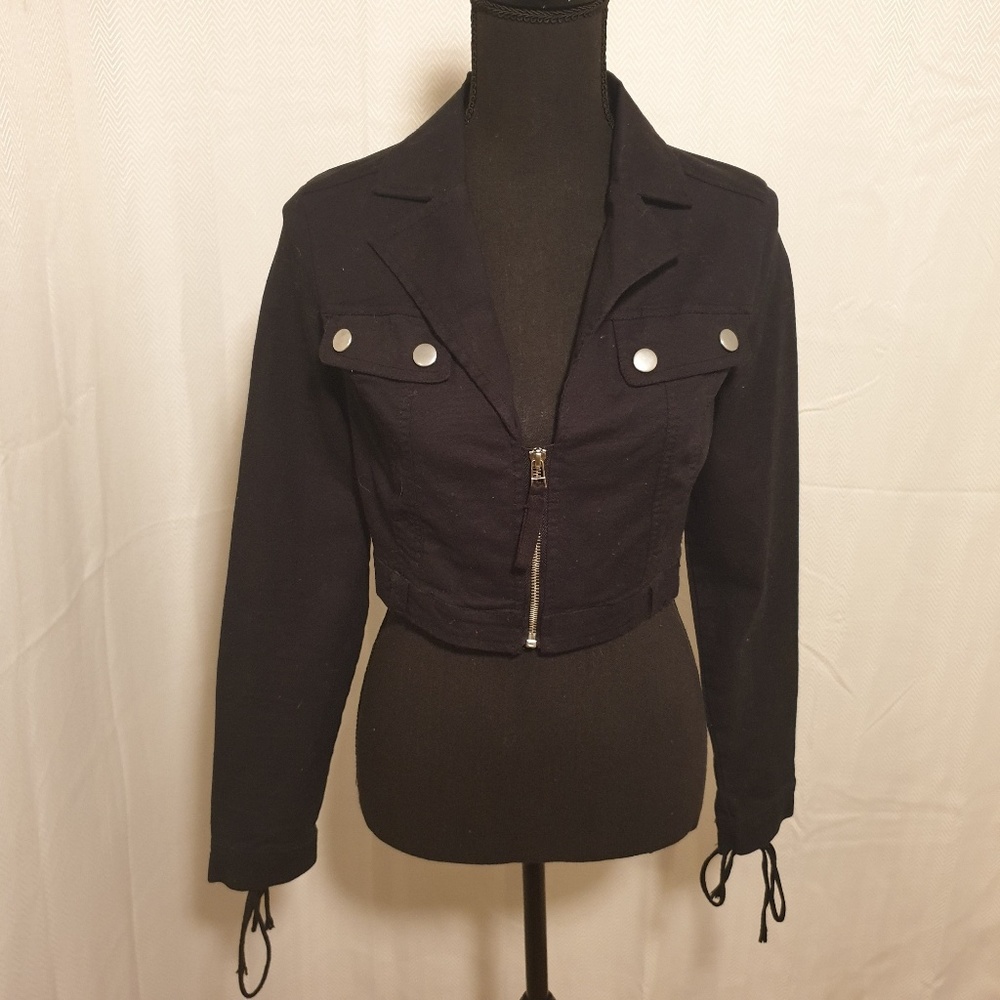 Cropped black jacket - Picture 1 of 4